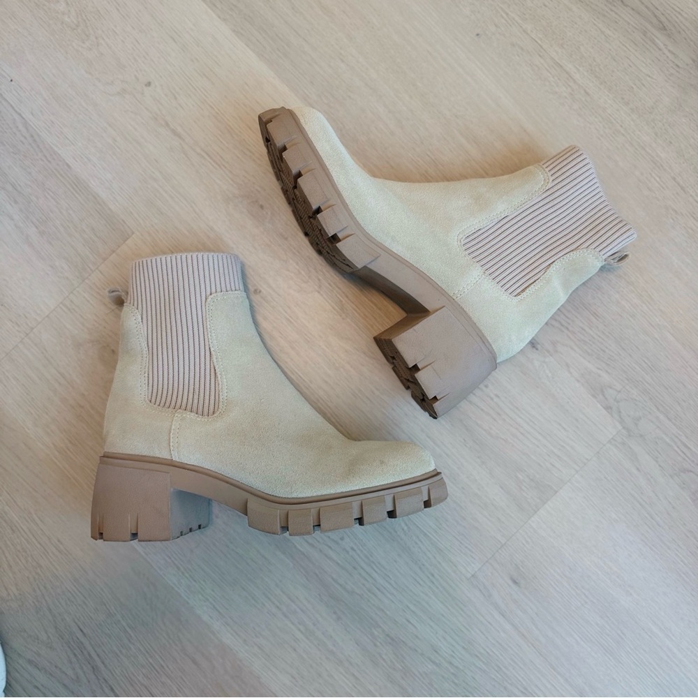 Steve Madden Chelsea Boot size 8
